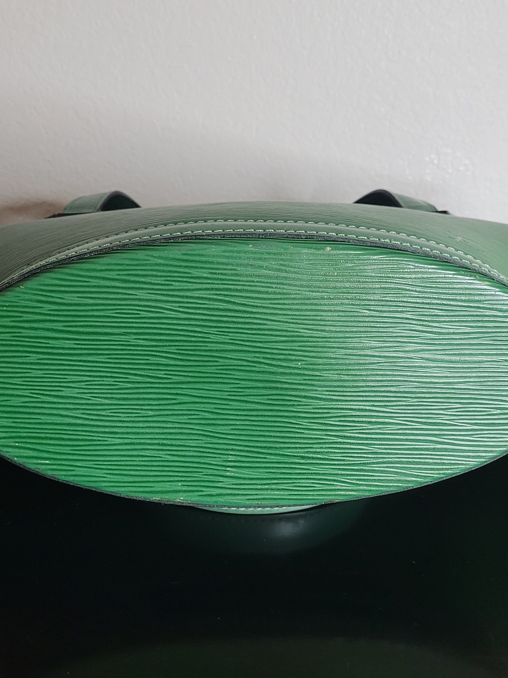 LOUIS VUITTON Saint Jacques Vintage Epi Leather Bag. - Picture 8 of 15